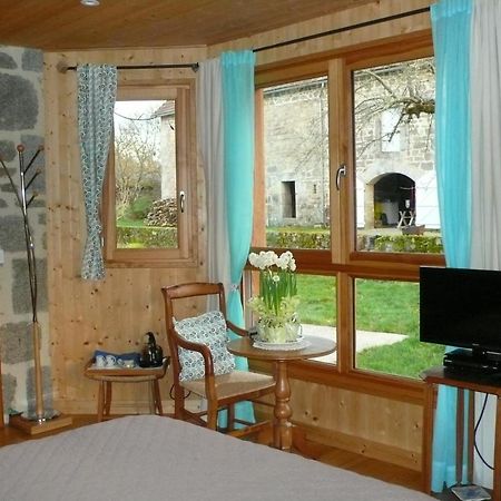 Bed and Breakfast Chez Geppetto Saint-Georges-Nigremont Exterior foto