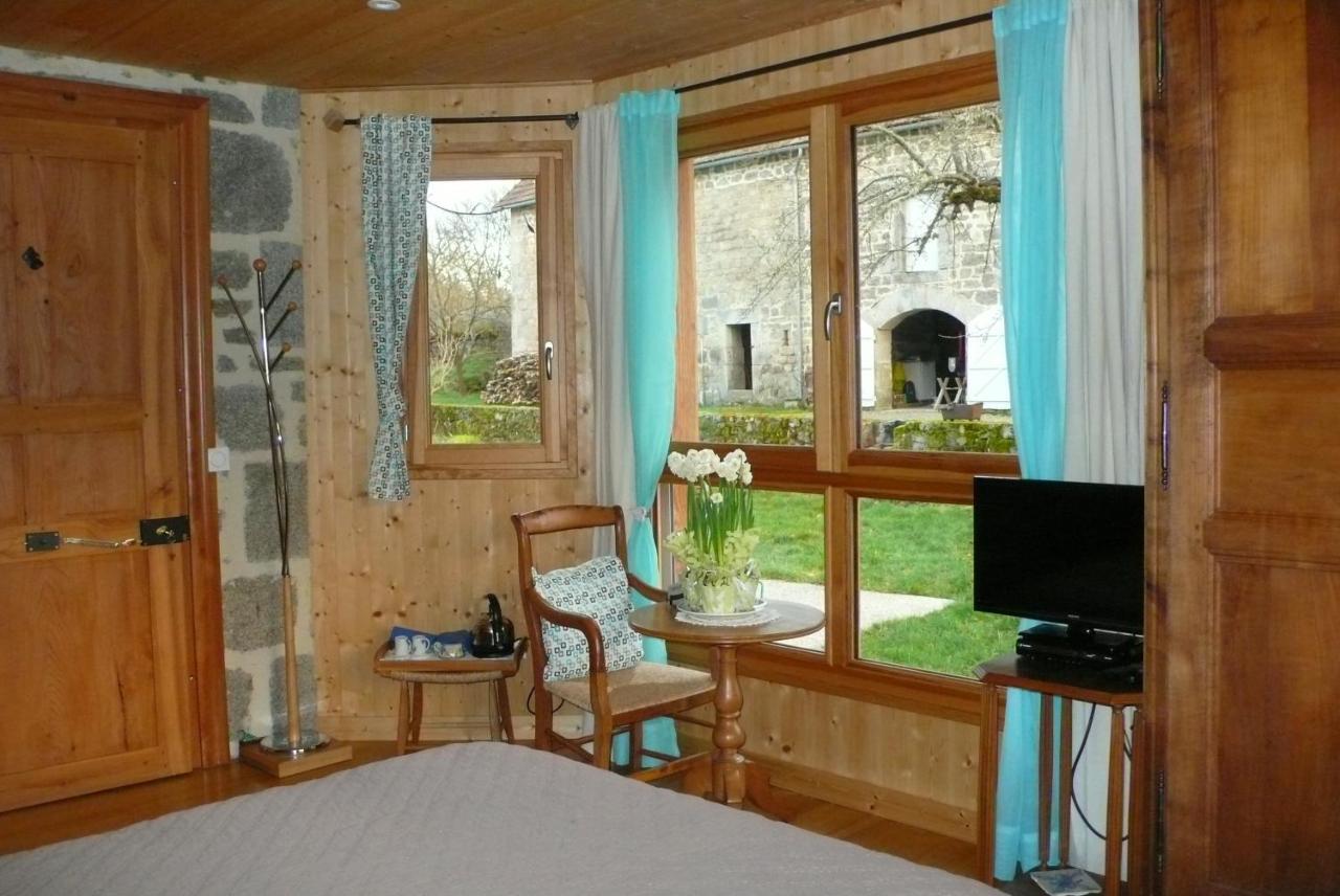 Bed and Breakfast Chez Geppetto Saint-Georges-Nigremont Exterior foto