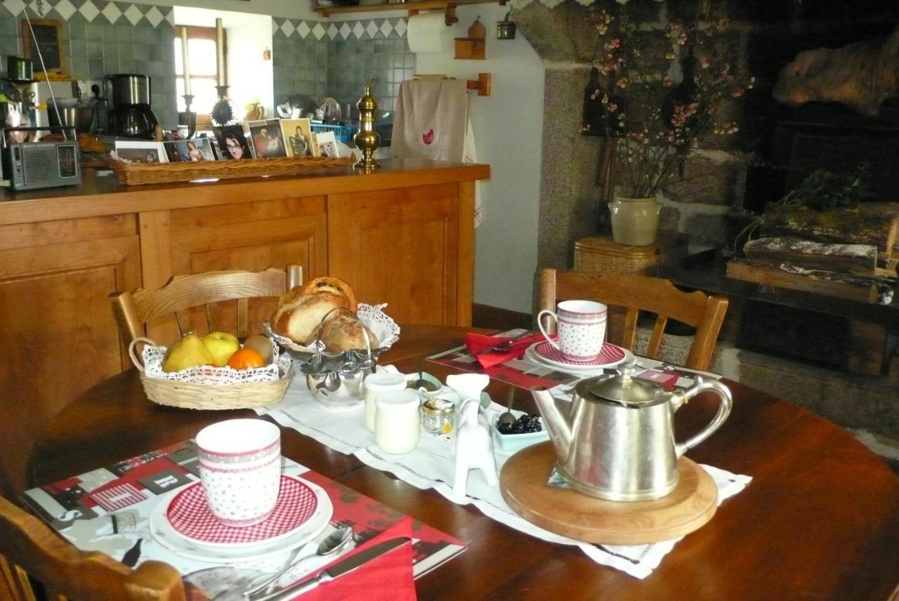 Bed and Breakfast Chez Geppetto Saint-Georges-Nigremont Exterior foto